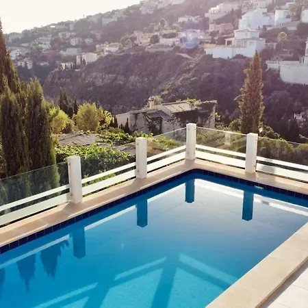 Villa Casa Helena Cumbre - Incredible Views! With Private Pool